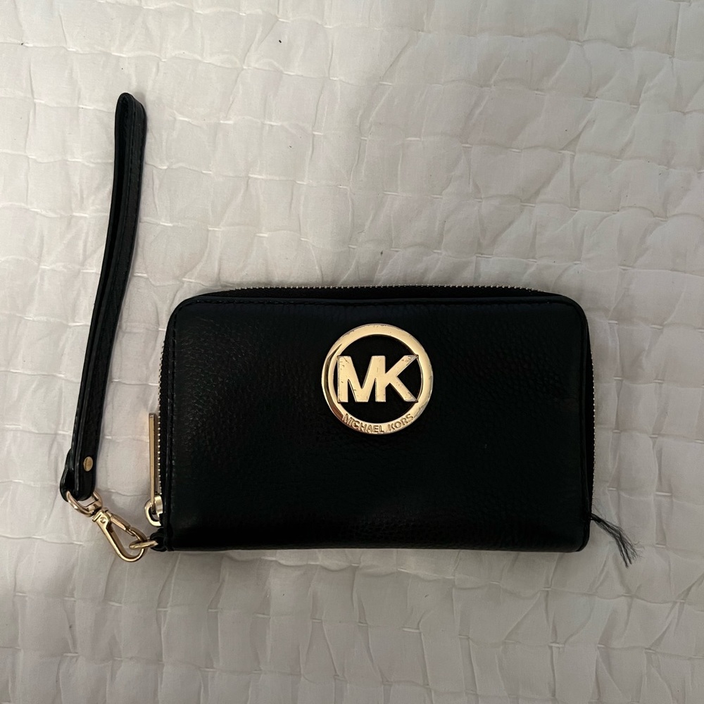 Black Michael Kors wristlet